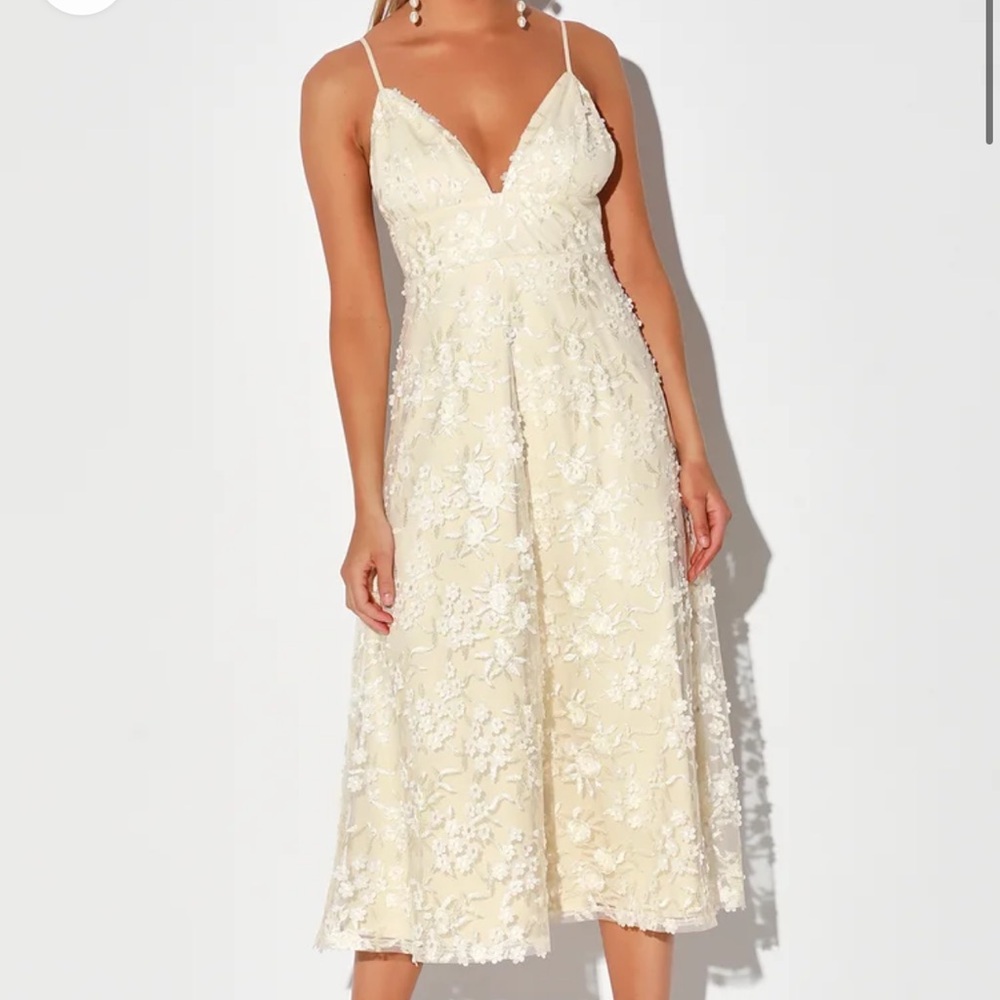 XS Flourishing Kiss Cream Floral Embroidered Floral Lace Midi Dress